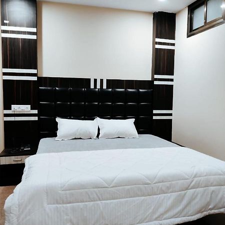 Priyaparadiseinn Varanasi Bagian luar foto
