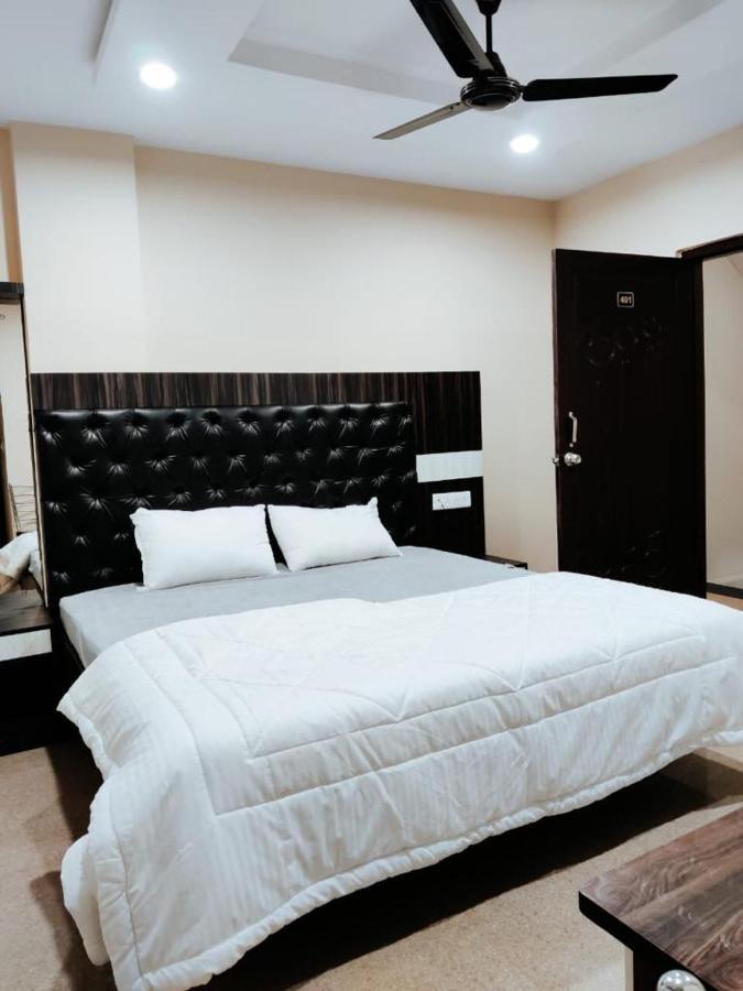 Priyaparadiseinn Varanasi Bagian luar foto